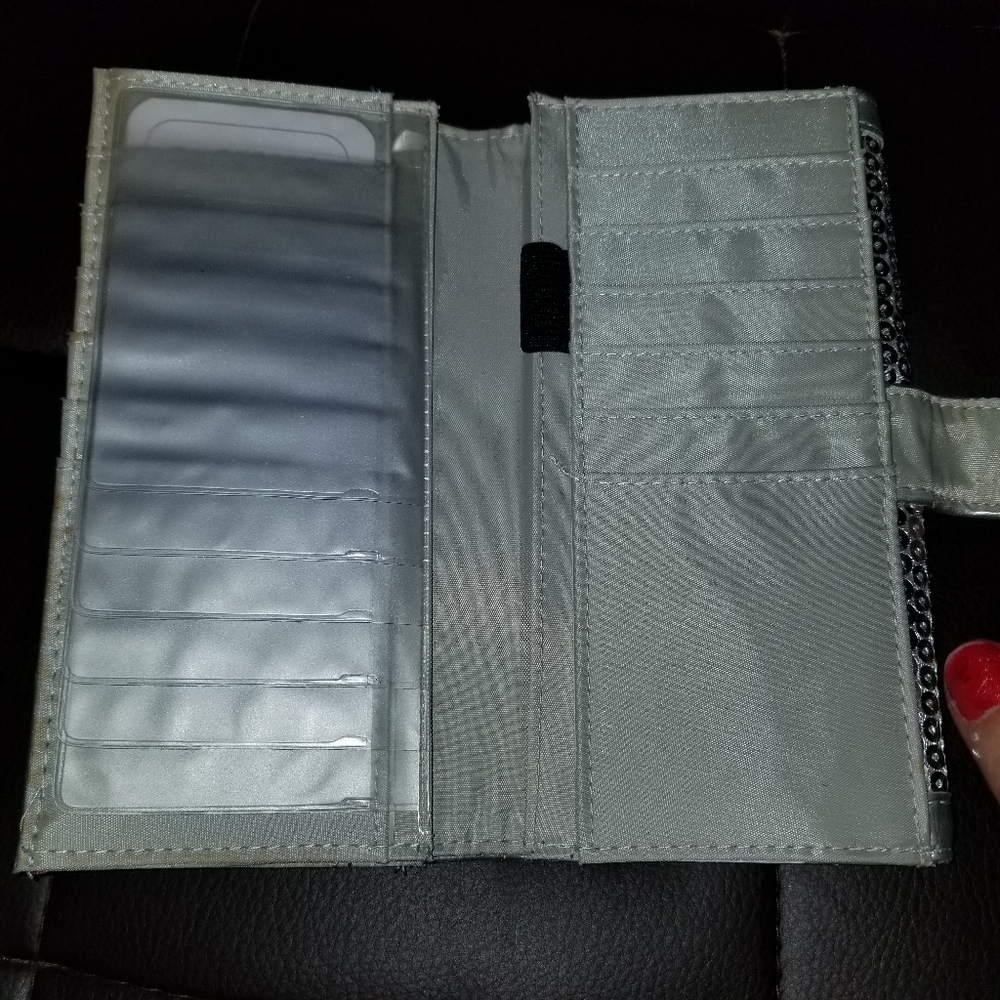 Silver Sequined Ladies Generic Wallet - Picture 4 of 4